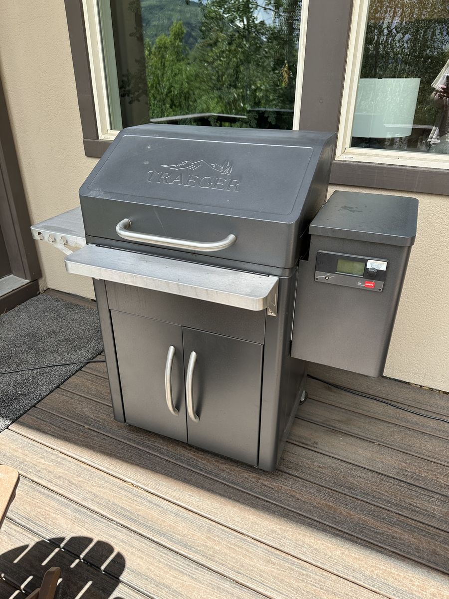 Traeger Pro 575 WiFIRE Pellet Grill + Storage Cabinet - Excellent Condition