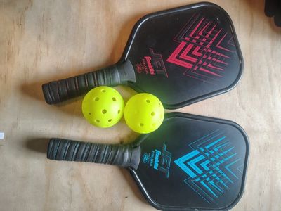 Franklin Sports Jet Pickleball Paddles (2-pack) with 2 Balls & Carry Bag