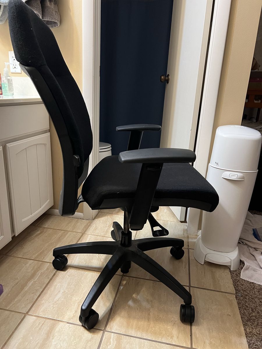 Adjustable office chair