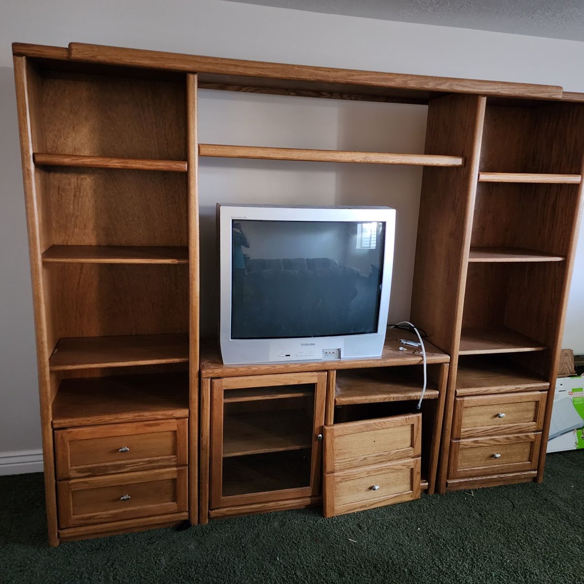 Entertainment center