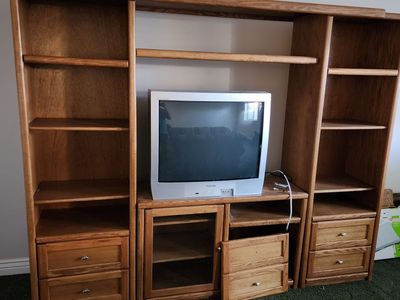 Entertainment center