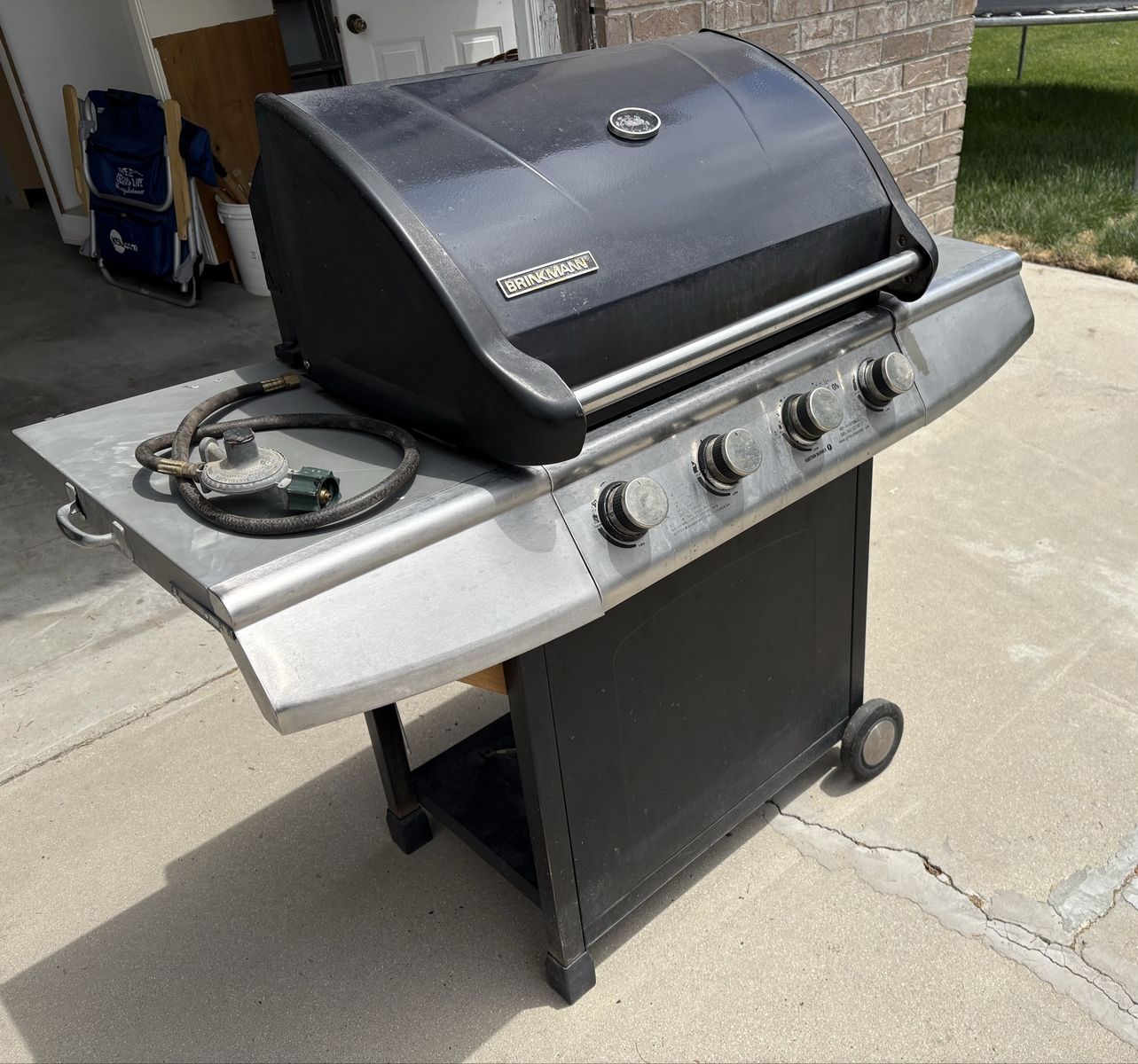 Brinkmann 4-Burner Propane Gas Grill with Side Tables