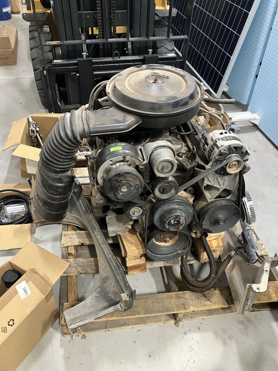 Used GM Chevy 350 V8 Engine - TBI-Complete Assembly for Truck/SUV