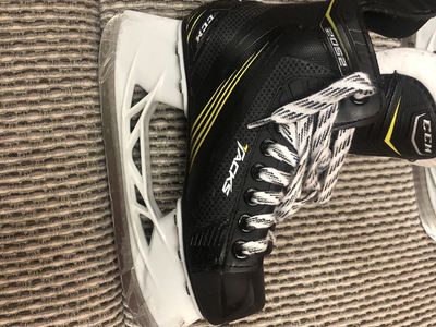 CCM TACKS 2052 Hockey Skates