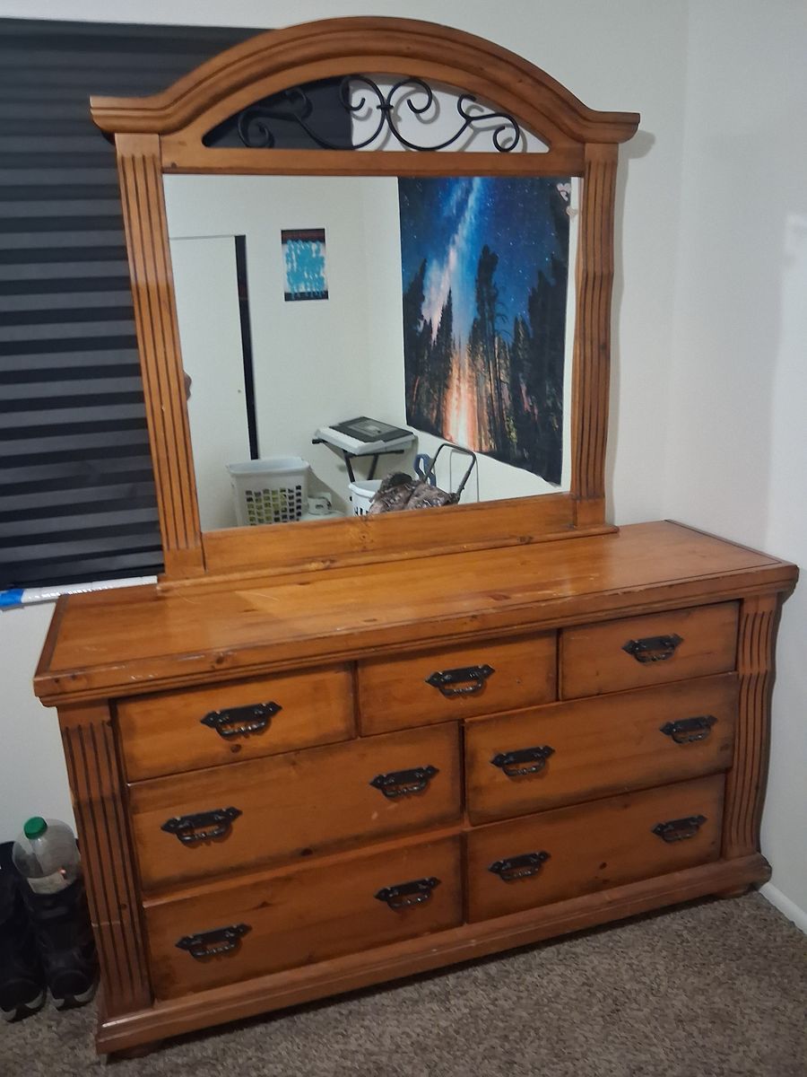 Dresser