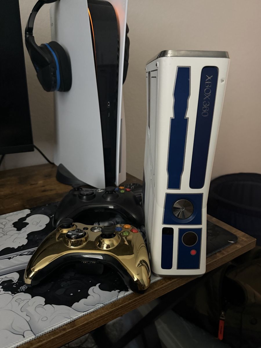 Xbox 360 Limited Edition Star Wars Console Bundle with Games and Controllers