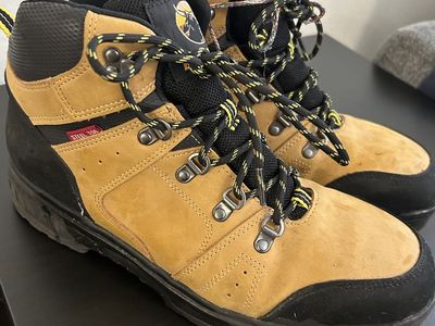 Brahma Size 12 Basically New