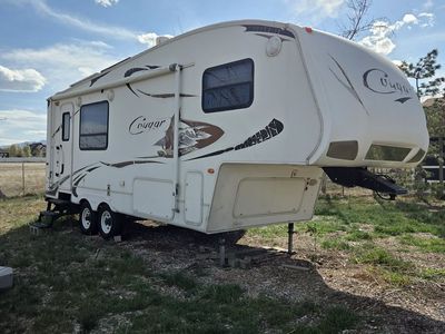 Cougar Keystone Fifth Wheel Camper Trailer