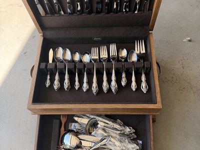 Oneida Brahms Community real plated Flatware 100 Pc Set