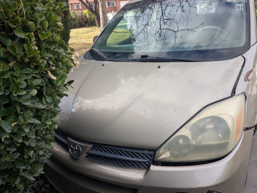 2004 TOYOTA SIENNA XLE