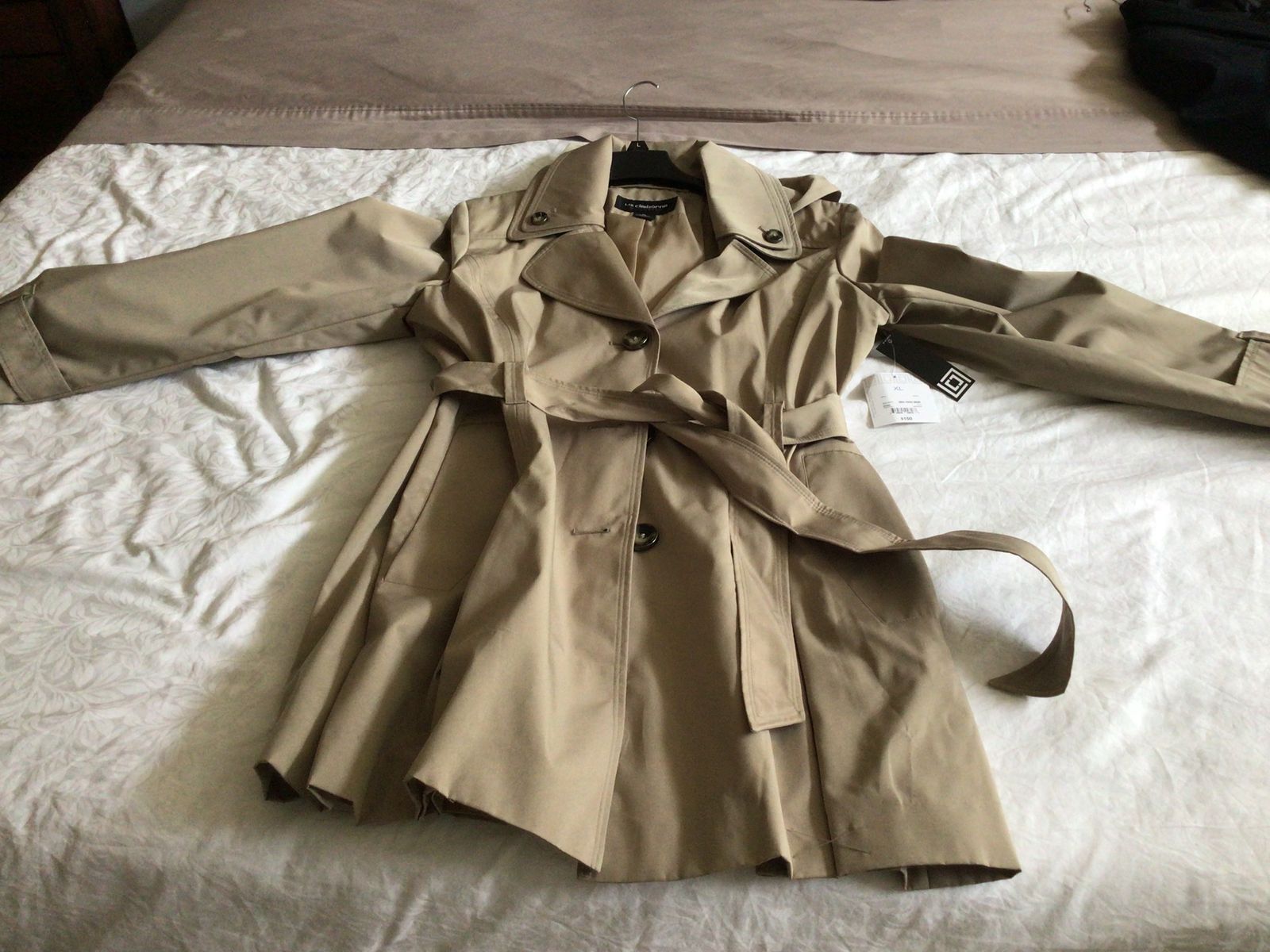 Women’s outer wear trench coat