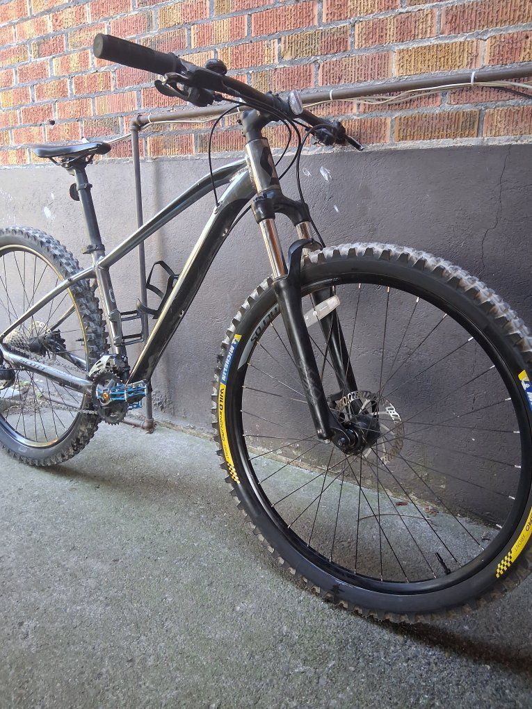 Scott Aspect Mountain Bike Hardtail Black/Gray with Michelin Wild Enduro Tires