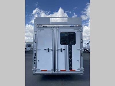 New 2026 Lakota Charger 4 Horse LQ Trailer