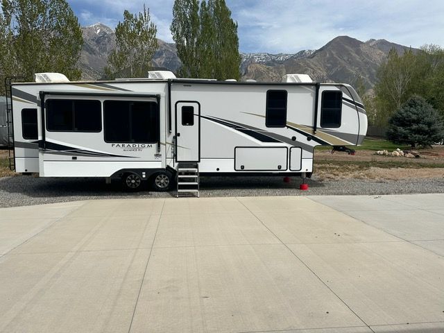 2022 Paradigm 340 RL, like New