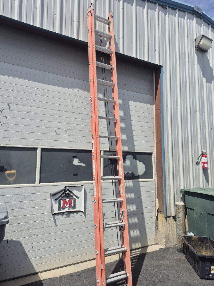 Werner D6228-2 28 ft. Type 1A Fiberglass Extension Ladder, 300 lb Load Capacity