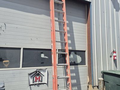 Werner D6228-2 28 ft. Type 1A Fiberglass Extension Ladder, 300 lb Load Capacity