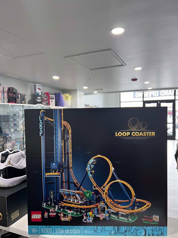 Brand new LEGO Icons- Loop Coaster (10303) Functional Roller Coaster Model - New In Box