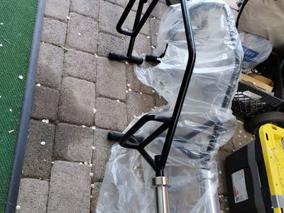 TRAP BARS 2 IN OLIMPIC BARS AND OTHERS CURLS BARS 2 AND 1 INCH