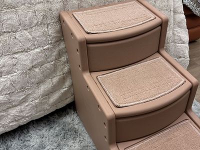 Pet Gear Easy Step III Pet Stairs for Bed and Couch - Brown 3-Step