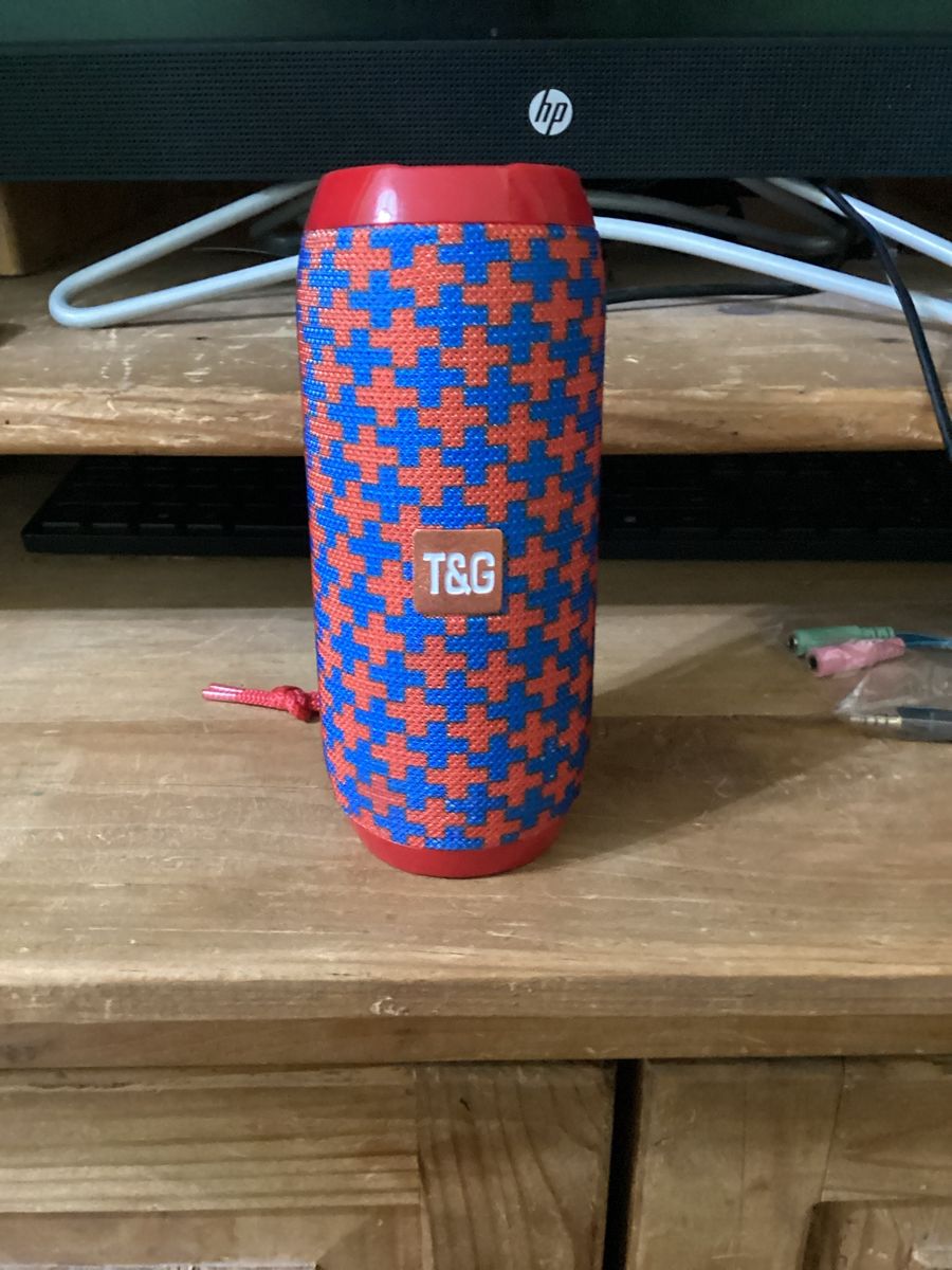 T&G Portable Bluetooth Speaker - Blue and Red Geometric Pattern Speaker