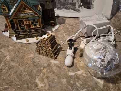 Heritage Village Collection New England Village "Steen's Maple House" Porcelain Figurine