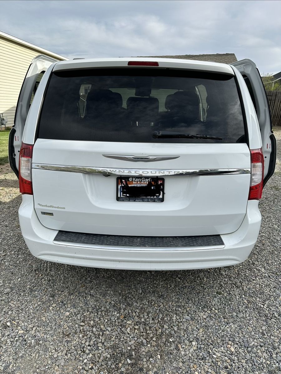 2015 CHRYSLER TOWN & COUNTRY Touring