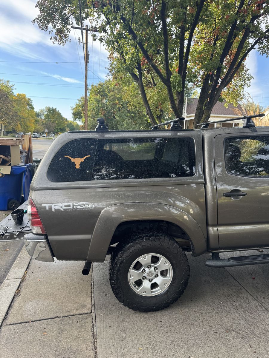 Snugtop Camper Shell 2nd gen tacoma (short Bed)