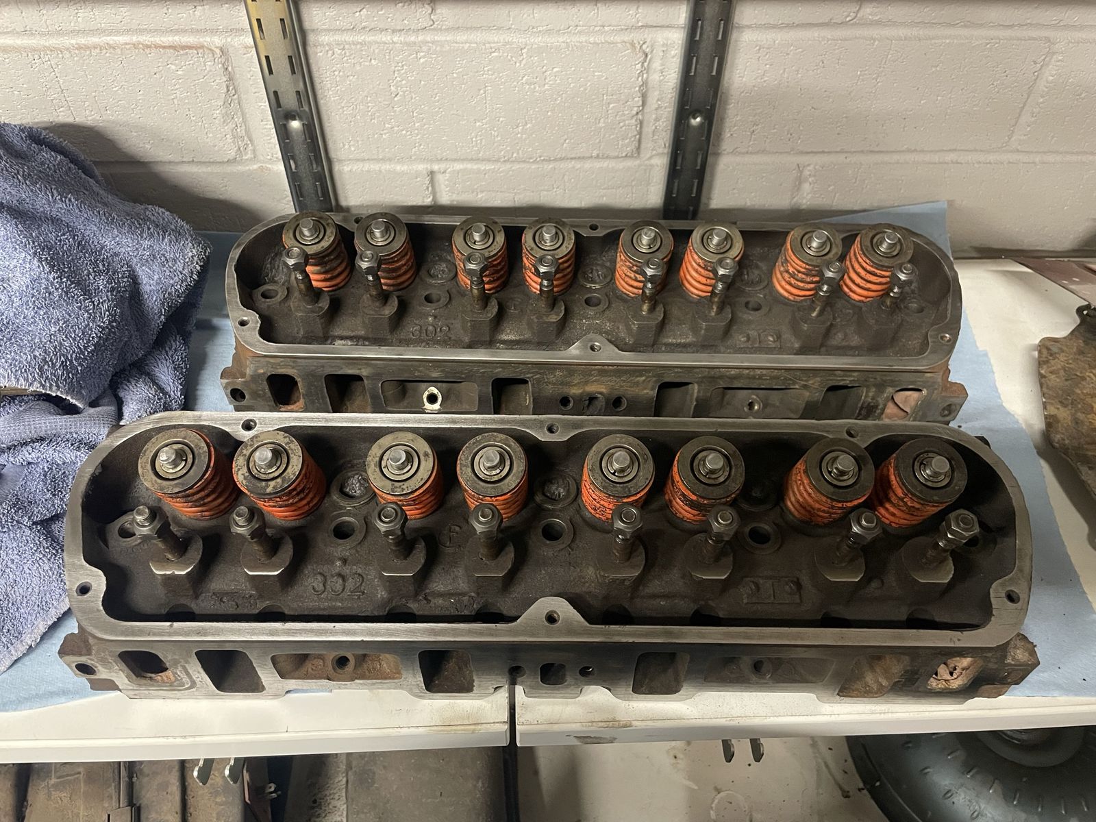 Ford 302 cylinder heads Bronco 1972