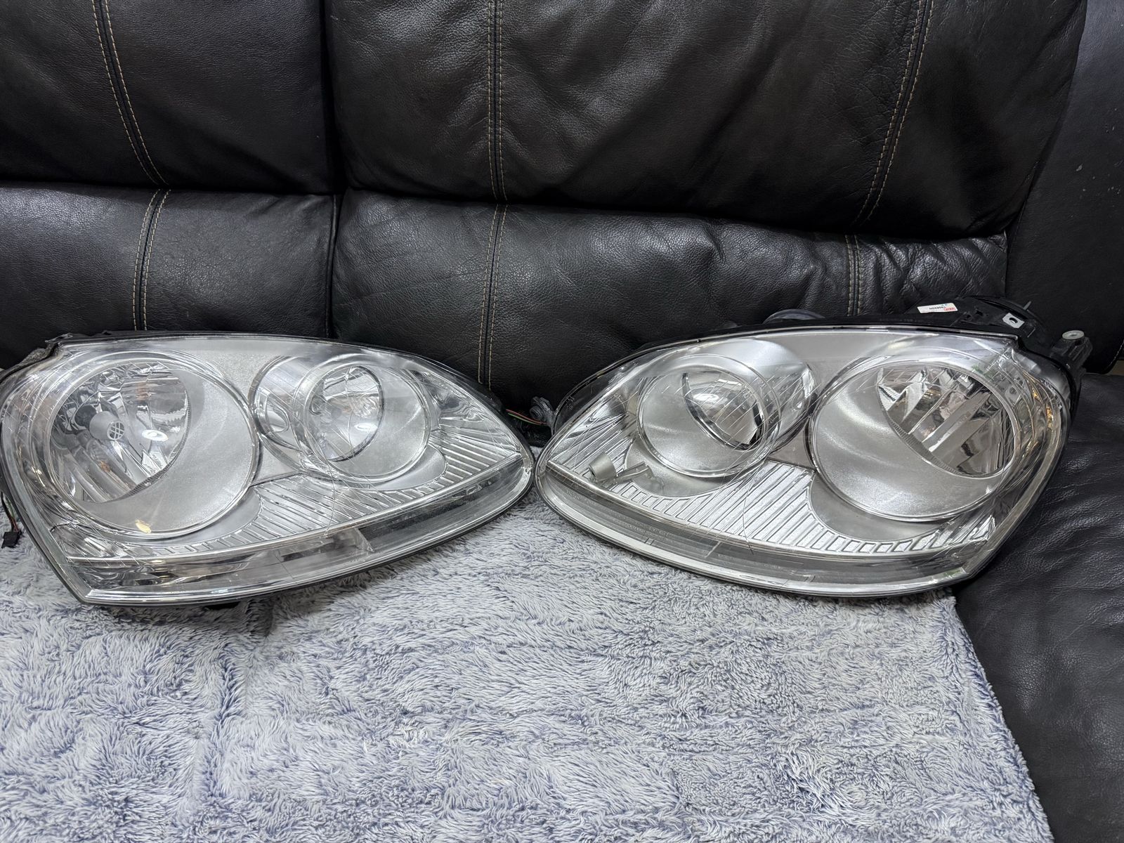 Volkswagen R32 headlight Assembly 