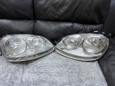 Volkswagen R32 headlight Assembly
