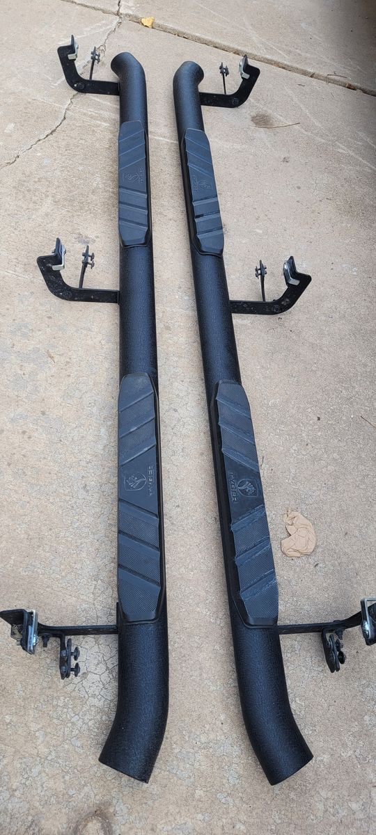 Ram 2500 Running Boards (2023-2026) - Black Textured Nerf Bars (Used)