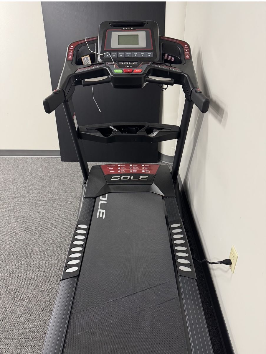 Sole F63 Treadmill like new