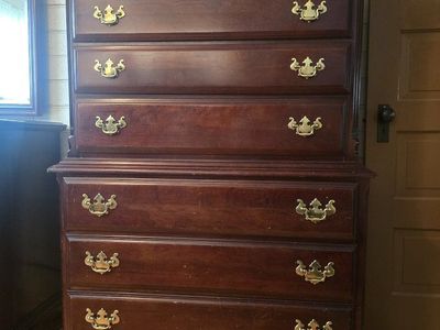 Broyhill Furniture Cherry Wood 9-Drawer Dresser with Mirror & 7-Drawer Chest, Traditional Style