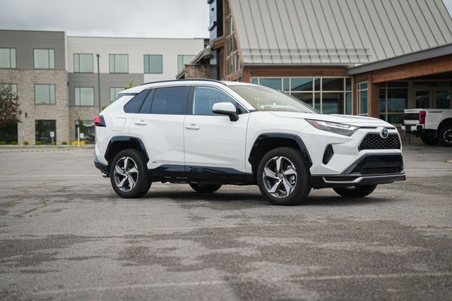 2025 Toyota RAV4 Plug-in Hybrid SE