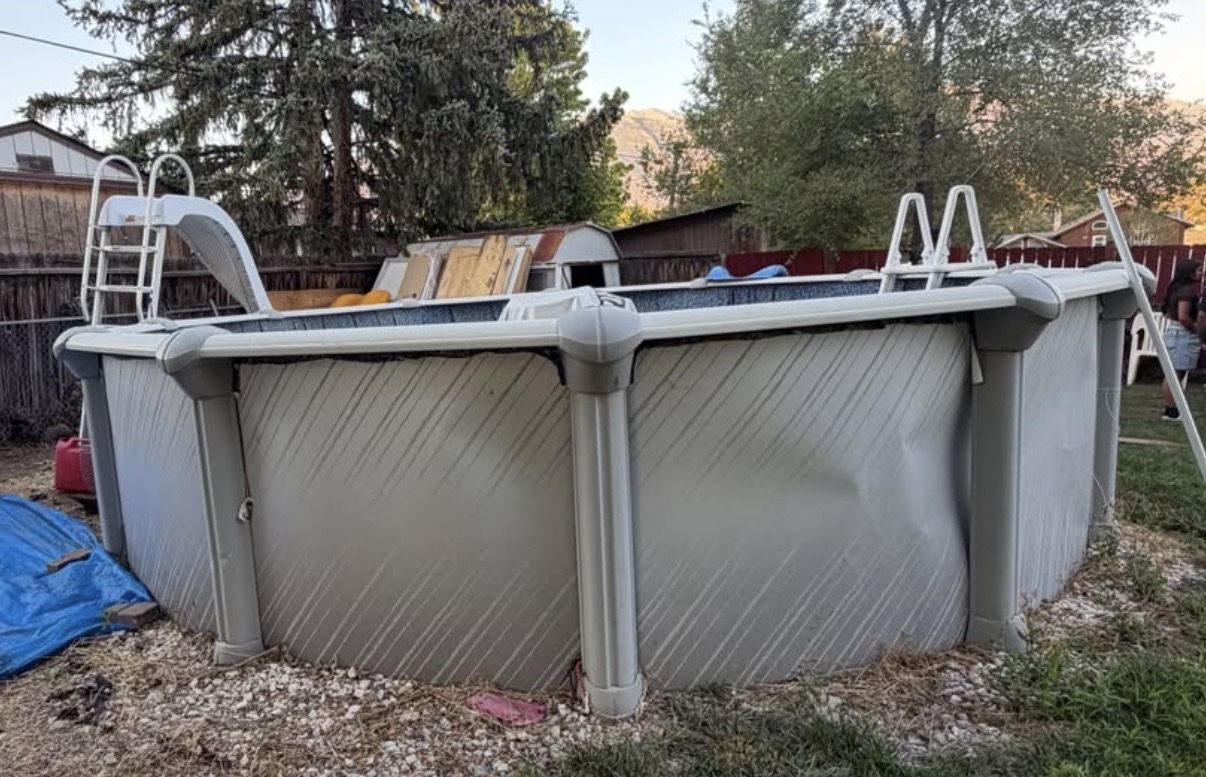 Above Ground Swimming Pool with Slide and Skimmer