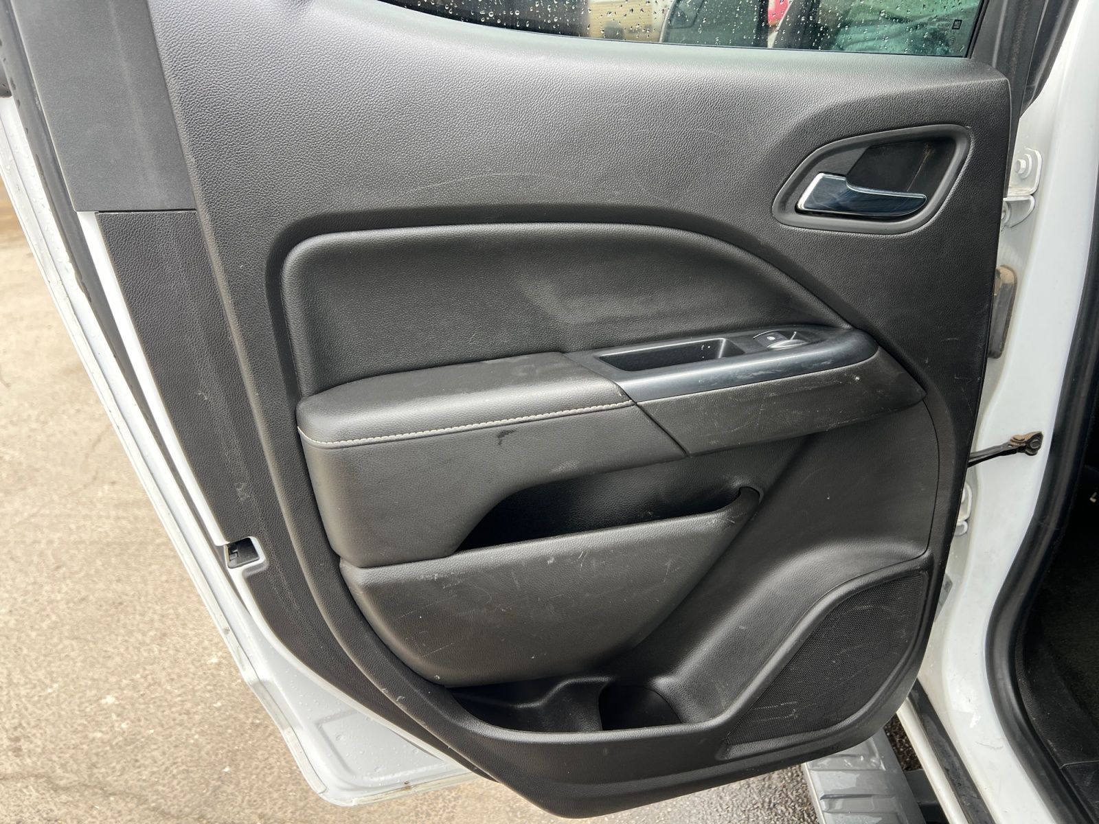 Main image 30