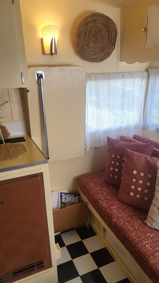 Main image 8