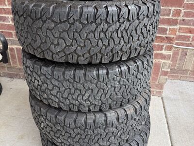 285/70R17 BFGoodrich All Terrain T/A KO2