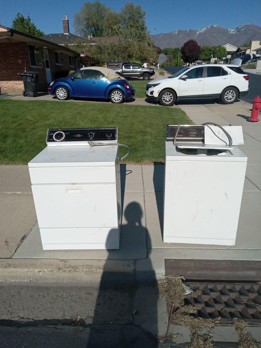 Working Washer and dryer set (free)