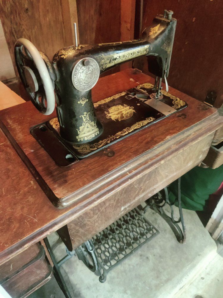 Antique Singer Sewing Machine with Cabinet - Vintage Hand Crank, Beautiful Gold Decals