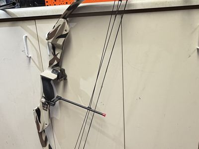 Golden Eagle Compound Bow - PREDATOR SYSTEM