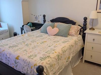 Queen Bed + Casper Memory Foam + Sheets!