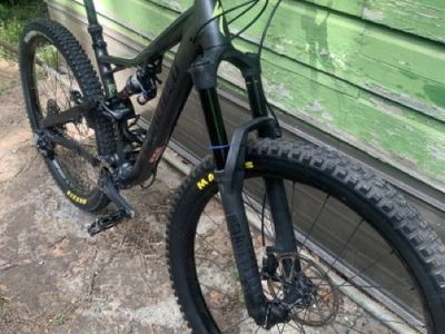 2017 Specialized Rhyme (M) / Stumpjumper (S) w/ Upgrades