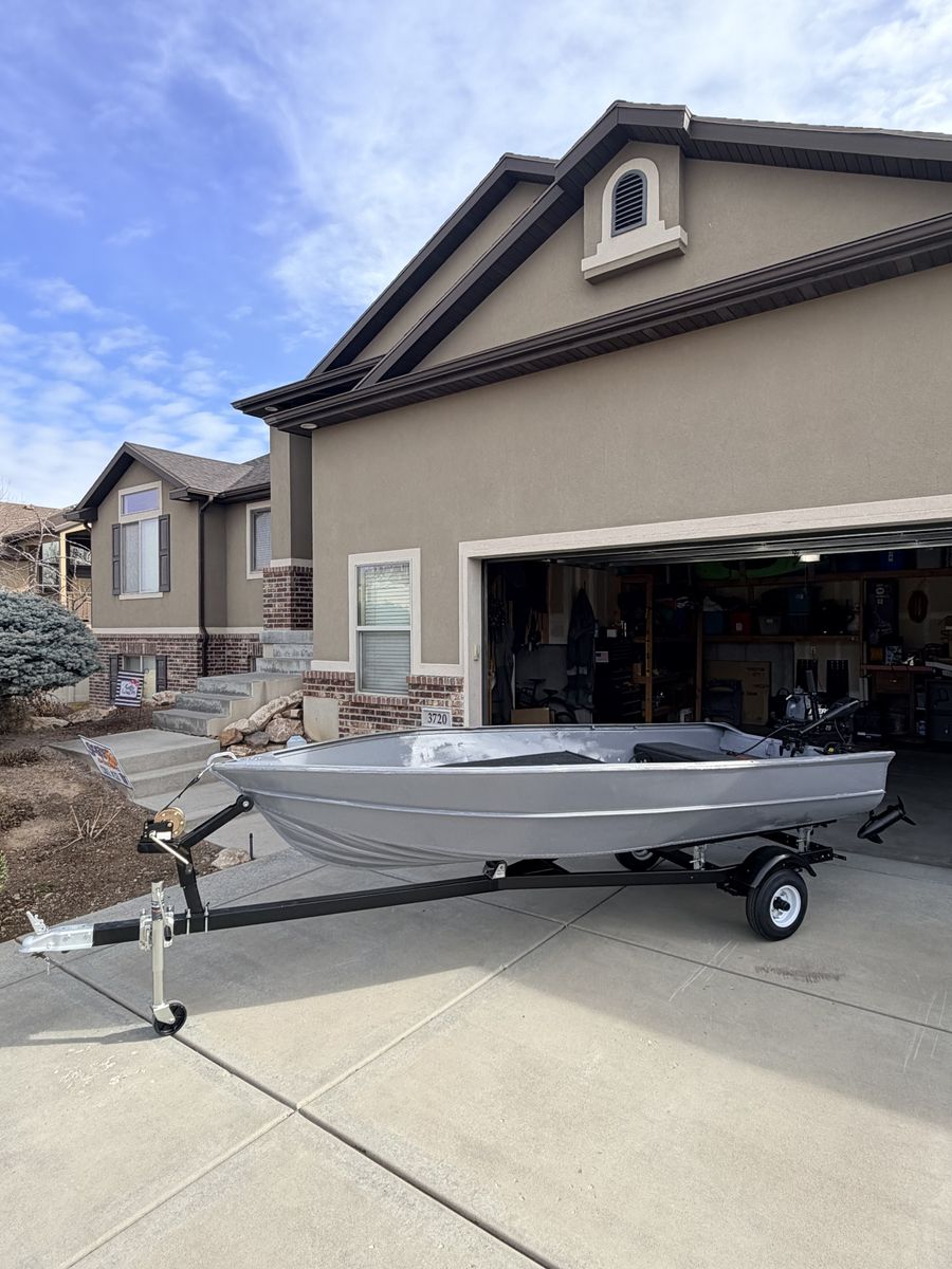 Extra Wide V-Hull Fishing Package