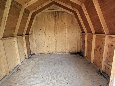 Outdoor Storage Shed / Barn Style Shed – Needs TLC