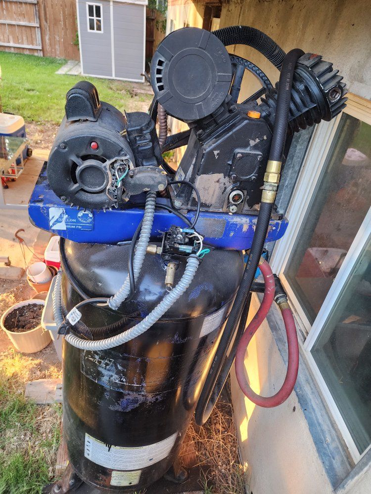 Campbell Hausfeld VT619503AJ 60-Gallon 15A 125 PSI Air Compressor