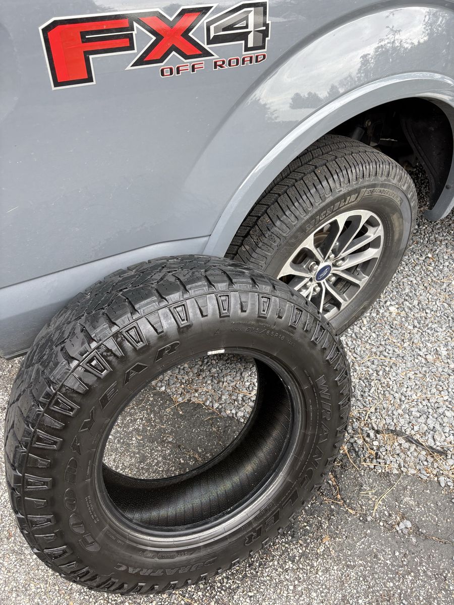 4 Used Off Road Truck Tires 275/65R18