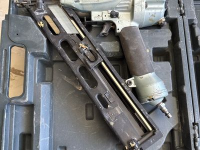 Hitachi NV65AH Coil Siding Nailer - 18 gauge Pneumatic, Air-Powered, with Case OBO for the lot