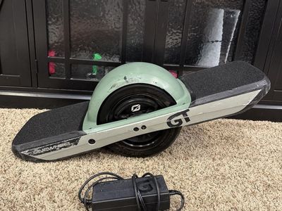 Onewheel GT Electric Skateboard with Charger - Great Condition