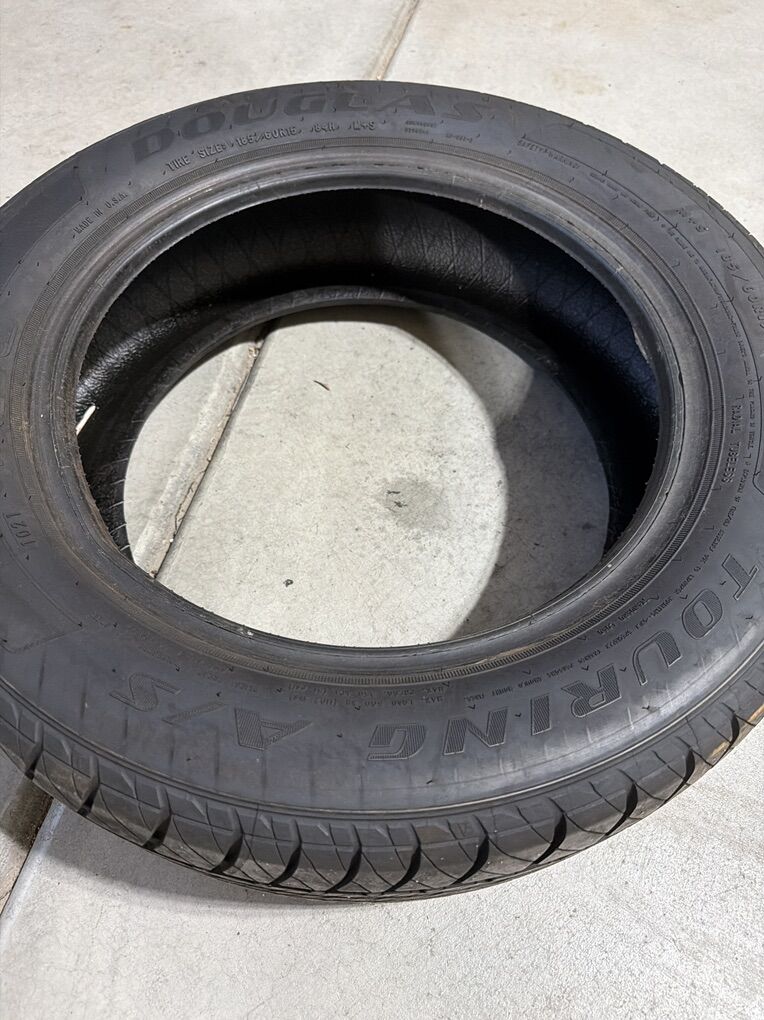 Tire 185/60 R15 Douglas
